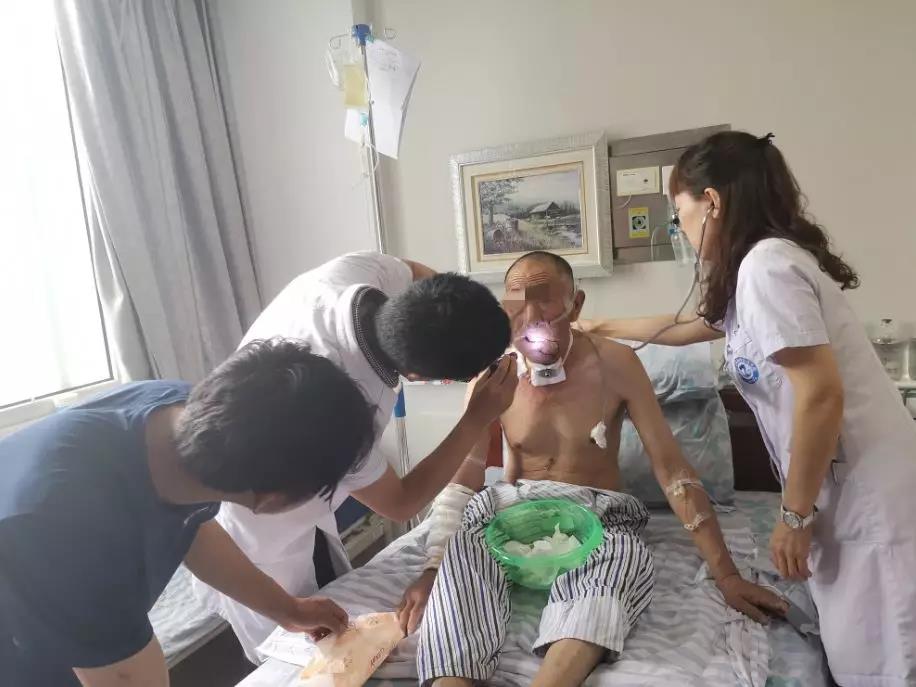 以为是“口腔溃疡”结果是口咽癌? 这台4级高难手术敲响警钟